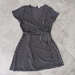 H&M Divided Black and White Patterned Short Dress Wrap